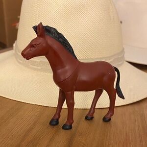 Brown vintage 1988 Funrise Thoroughbred plastic horse figure